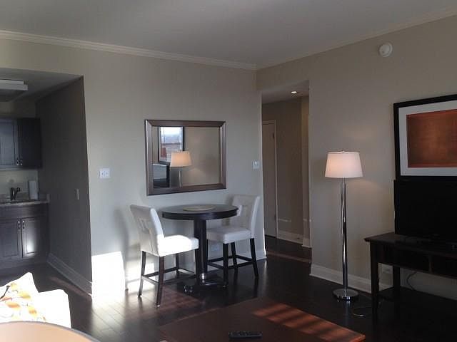 2nd image of 2300 N Lincoln Ave