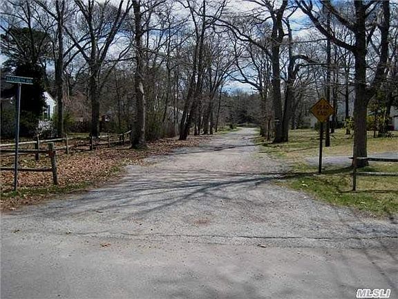 3rd image of 10 Elizabeth Ave