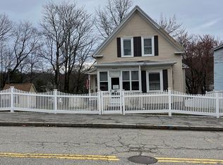 22 Commonwealth Ave, Worcester, MA 01604