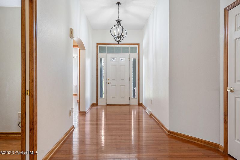 2nd image of 24 Camden Circle