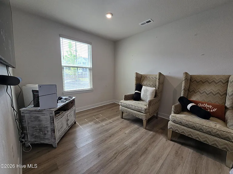302 Fost Blvd — Photo 13