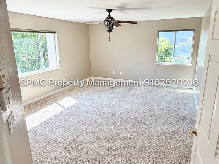 609 Granada Pass Dr — Photo 36