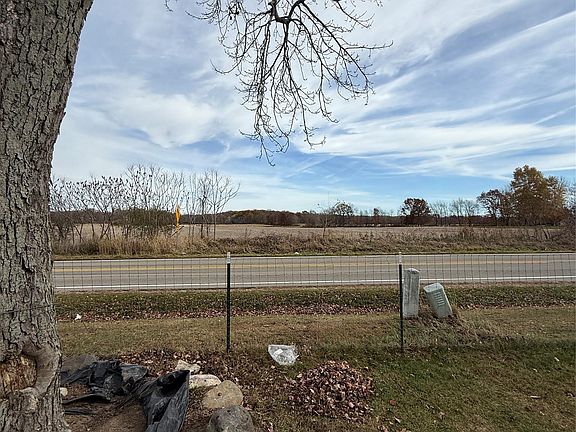 3rd image of 1570 Chapel Rd