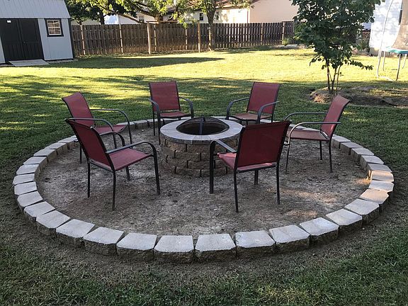 Outdoor firepit