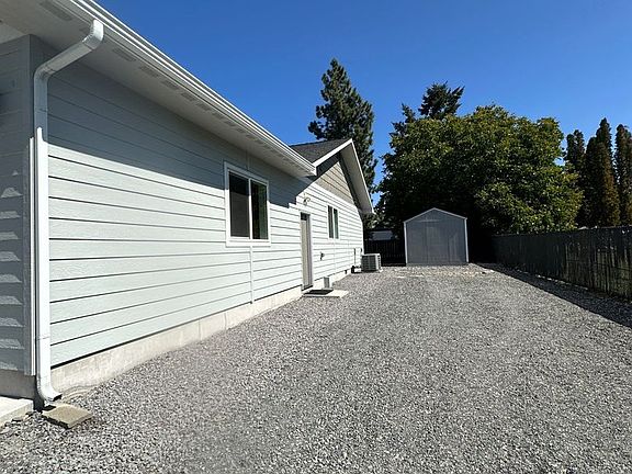 3rd image of 3619 Boulder Ln