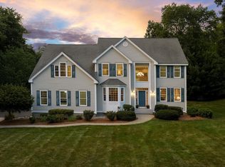 8 Trailside Way, Westford, MA 01886