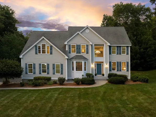8 Trailside Way, Westford, MA 01886