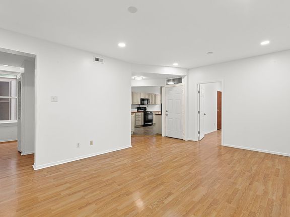 4th image of 3701 Wyoming St #A