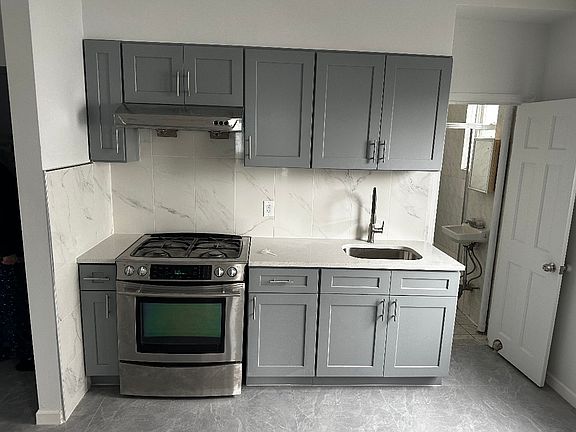 2nd image of 1062 39th St
