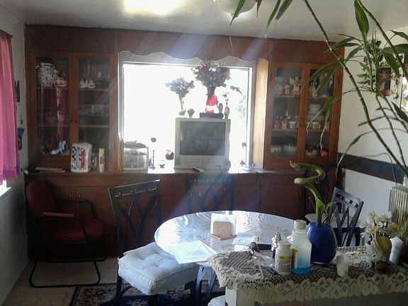 Upper level dining