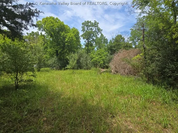 2911 Parrish Hill Rd, Le Roy, WV 25252