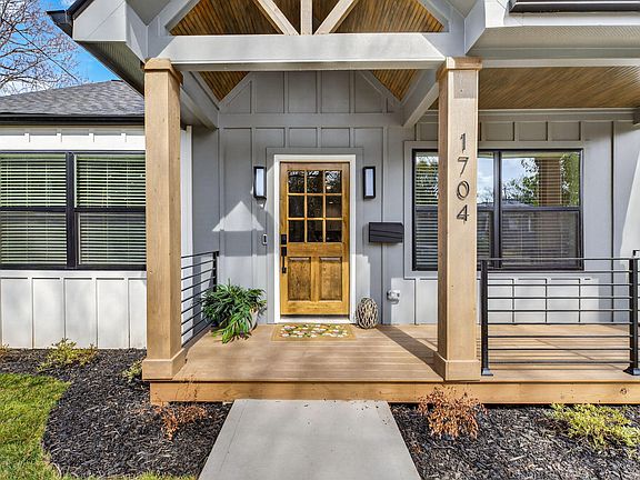 3rd image of 1704 Bickett Blvd