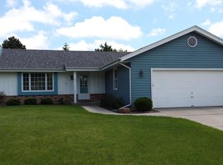 1031 Squire Ln, West Bend, WI 53090