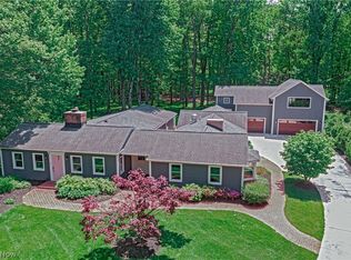 1 Deerfield Dr, Chagrin Falls, OH 44022