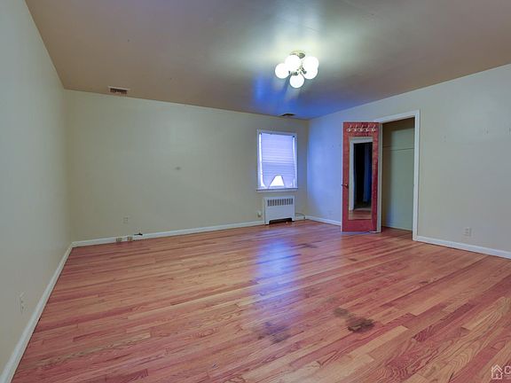 4th image of 6 Highland Pl