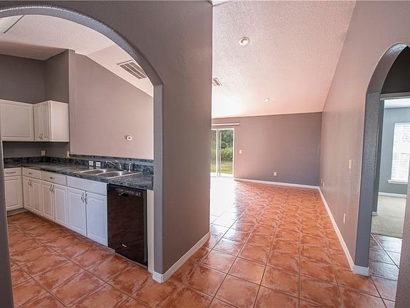 4th image of 512 Kingfisher Dr