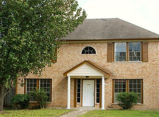 102 Mango St, Lake Jackson, TX 77566