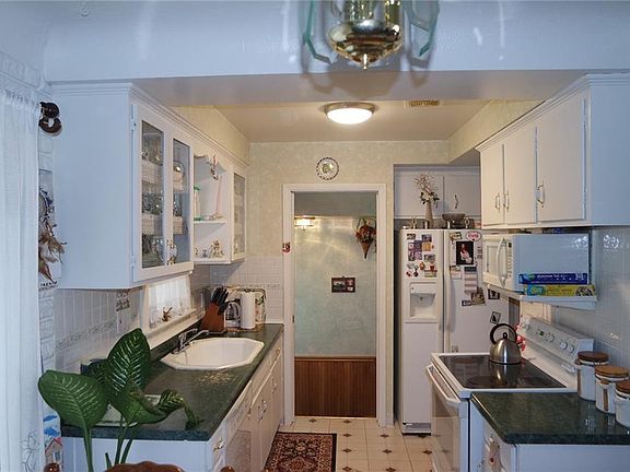 5th image of 30310 Royalview Dr