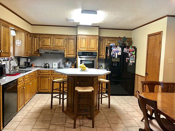 5th image of 9047 El Paso Ave