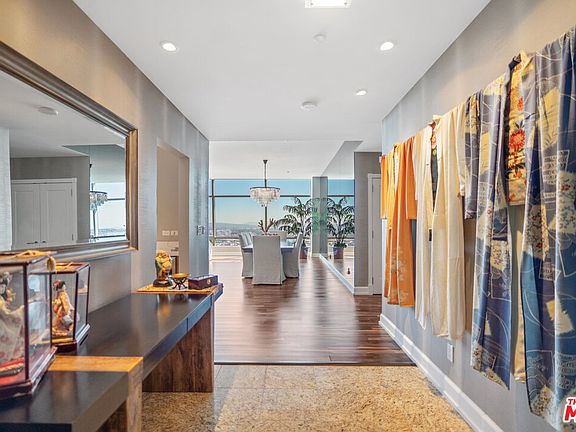5th image of 900 W Olympic Blvd Unit 47C