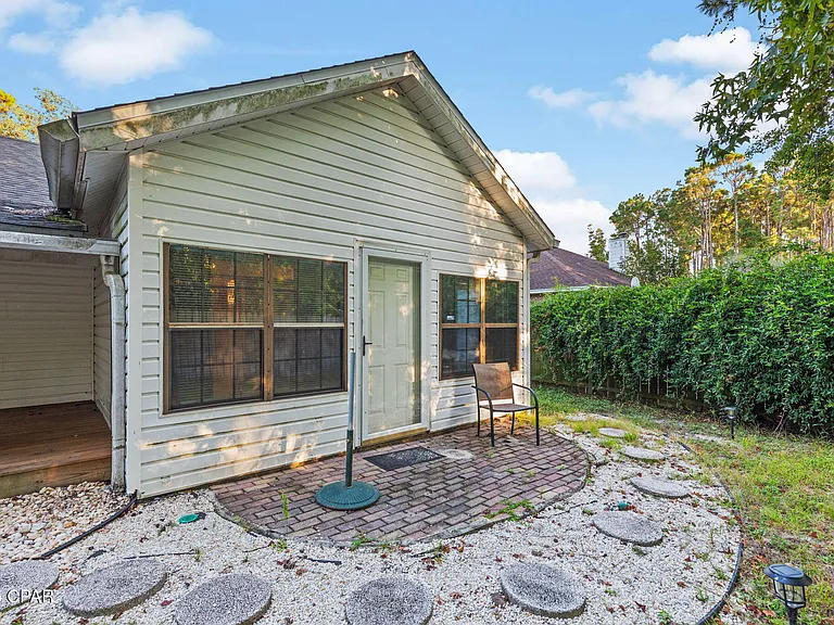 301 Fairway Blvd — Photo 40