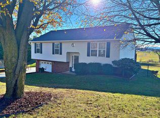 271 Wyndham Hill Dr, Fishersville, VA 22939