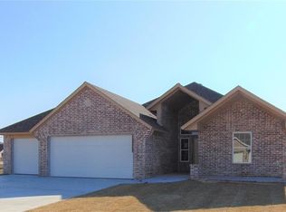 1716 W Trout Way, Mustang, OK 73064