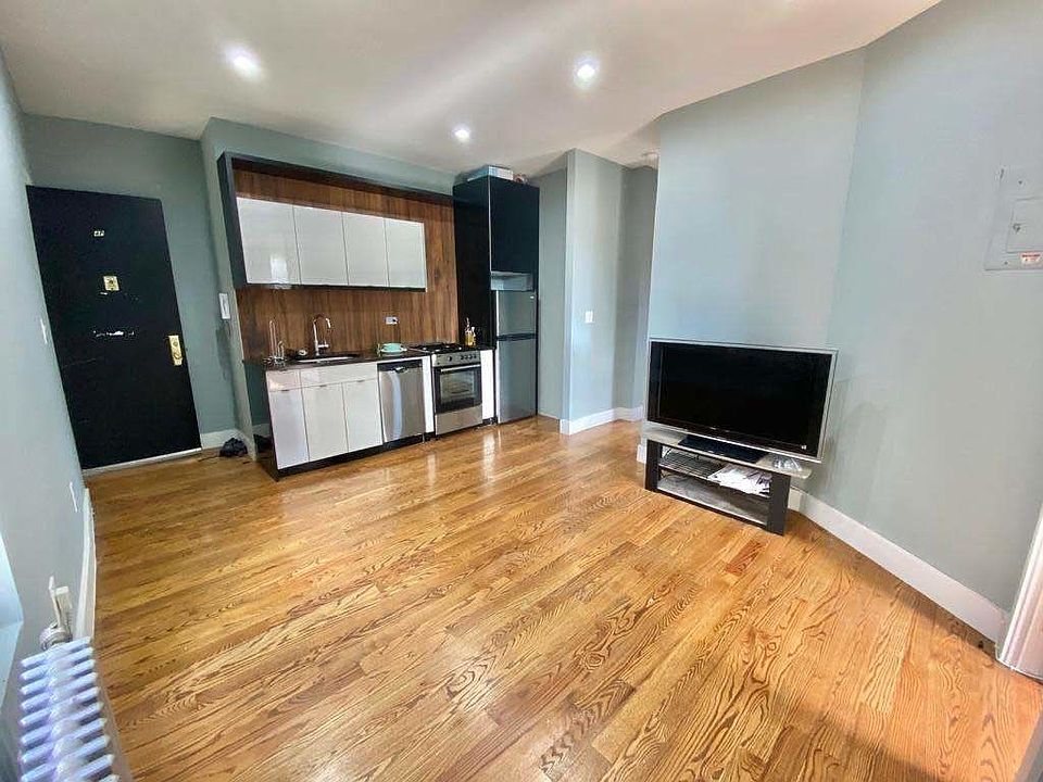1st image of 370 E 23rd St #3N3