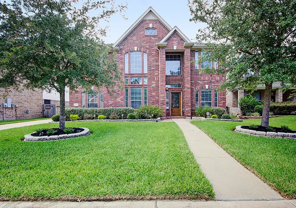1st image of 2213 Tracy Way