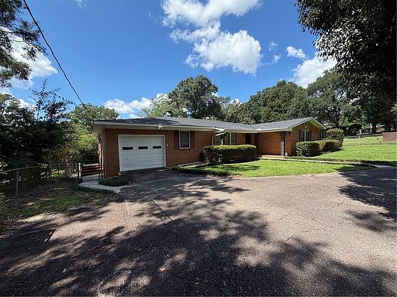 2nd image of 7231 Lakeview Dr E