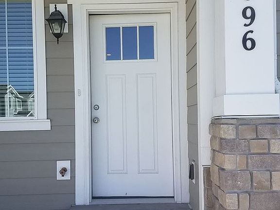 3rd image of 1096 W Emerald Pools Ln