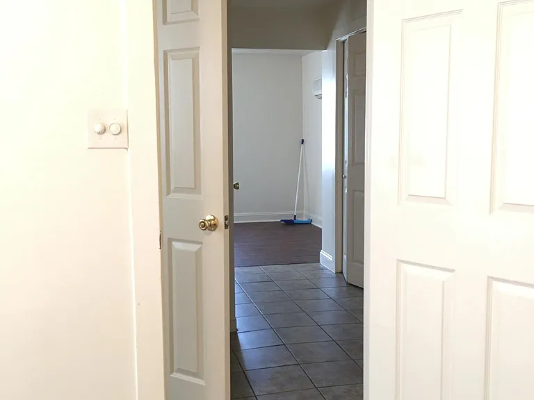 210 E 16th St #1B — Photo 13