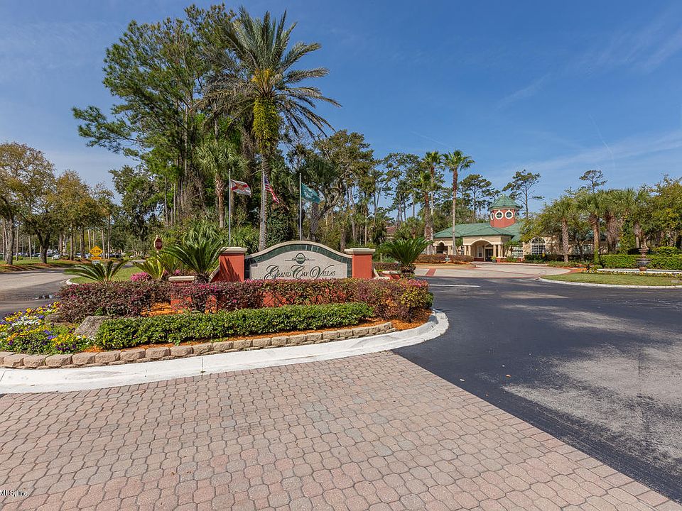 1st image of 120 VERA CRUZ Drive #813