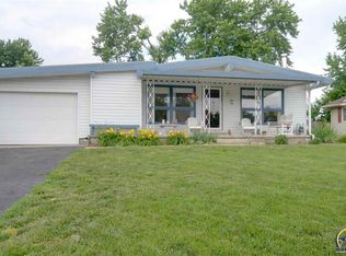 413 Sioux Dr, Ozawkie, KS 66070