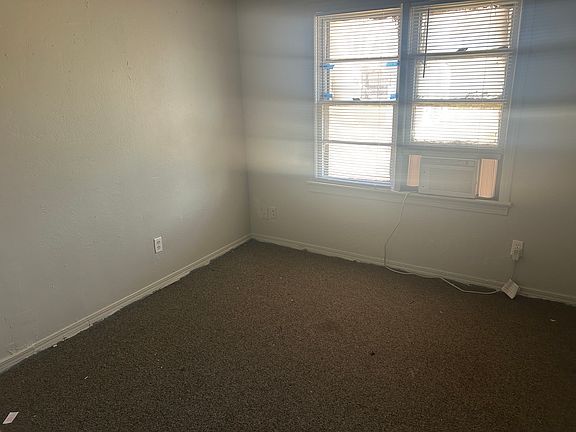 4th image of 3812 Woodside Dr