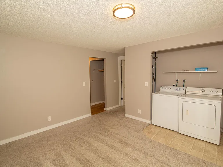 1684 SW Knollbrook Pl — Photo 32