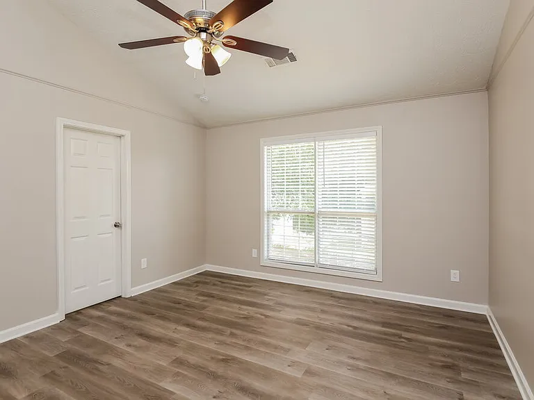 5912 Sycamore Ridge Dr — Photo 12