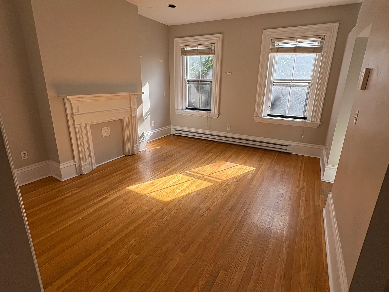 1 bed, 560 sqft, $3,050 — Photo 2