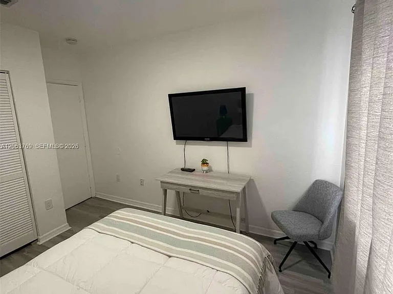 925 SW 8th St #A — Photo 16