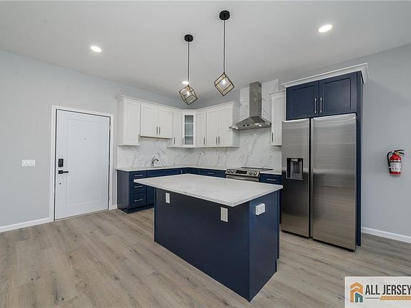 4th image of 202-208 W 7th St #2F