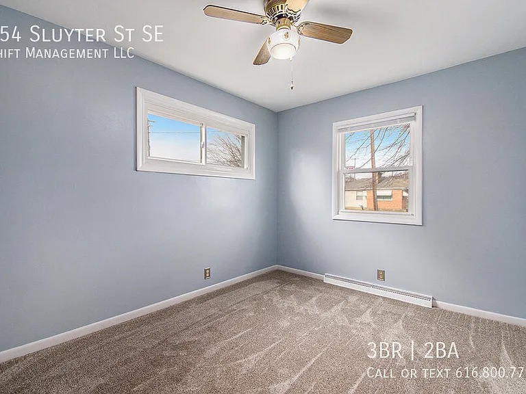 954 Sluyter St SE — Photo 7