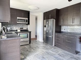 16608 100th St NW, Edmonton, AB T5X2E4