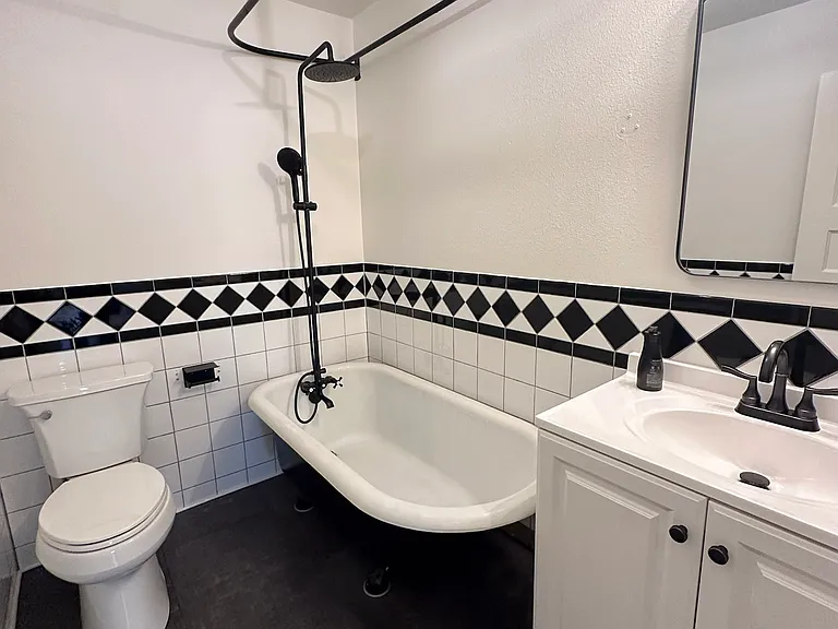 Bathroom (facing west)