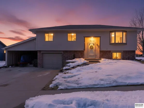 715 N 3rd St, Blair, NE 68008