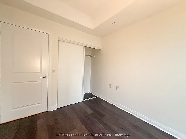 55 Oneida Cres #1109 — Photo 14