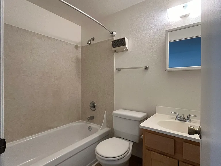 5647 SE 72nd Ave — Photo 8