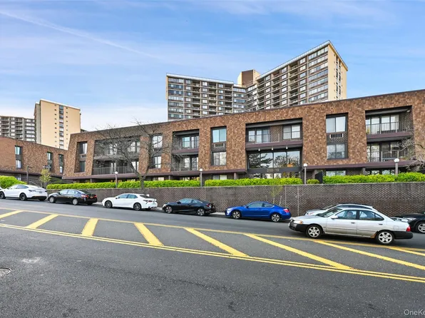 210-19 26th Ave #Tl, Bayside, NY 11360