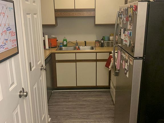 5th image of 419 E Gaston St #B