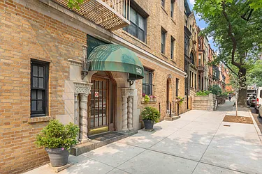 140 East 95th Street in Carnegie Hill