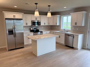 861 2nd Ave S, Horace, ND 58047